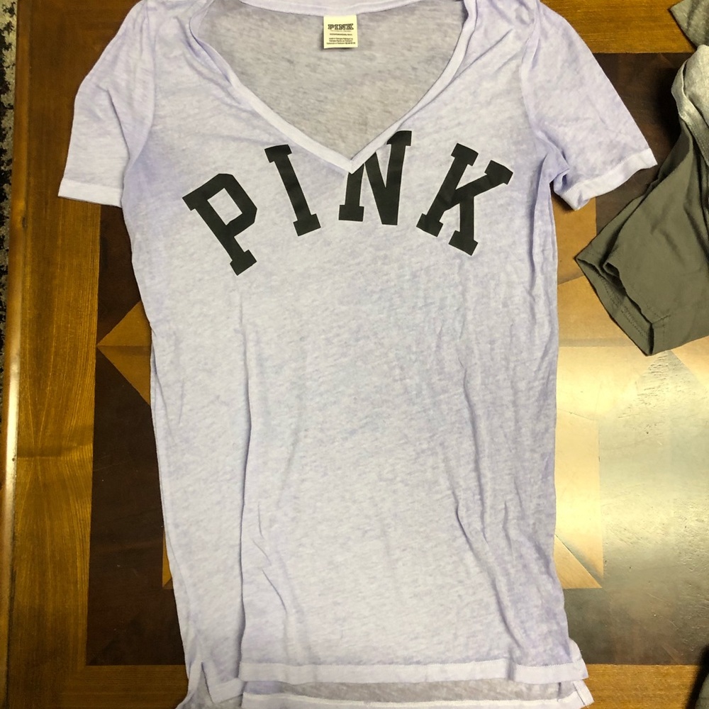 v neck tee